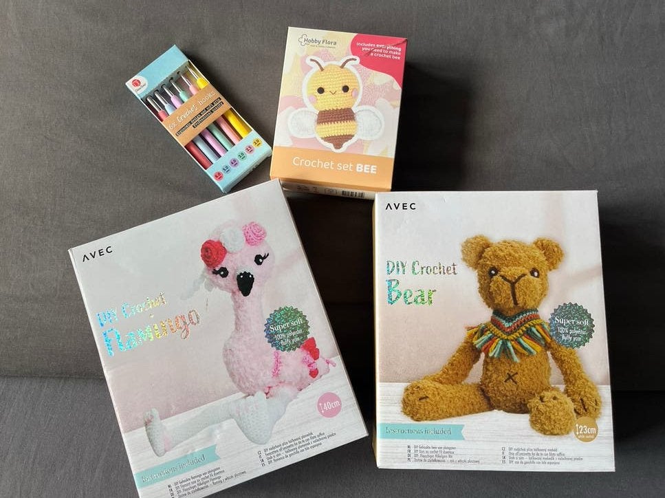 Haakpakketten: Beer, Flamingo, Bij & Haaknaalden Set, Ophalen of Verzenden, Nieuw, Haken, Patroon of Boek