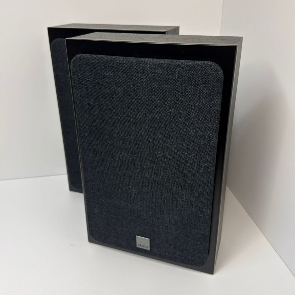Dali Oberon On Wall Wandspeakers Zwart | Zeer netjes, Flex Ltd., Gebruikt, https://flex.com/contact-us, Nobelstraat 10, 5807 GA Oostrum LB, Limburg, Nederland
