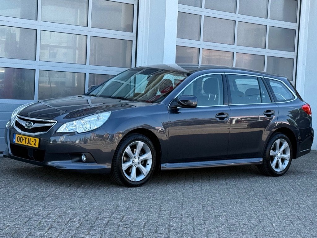 Subaru LEGACY 2.0i Intro 150PK AWD Aut. Navi Camera Trekhaak, Auto's, Subaru, Euro 5, Gebruikt, Navigatiesysteem, 4 cilinders