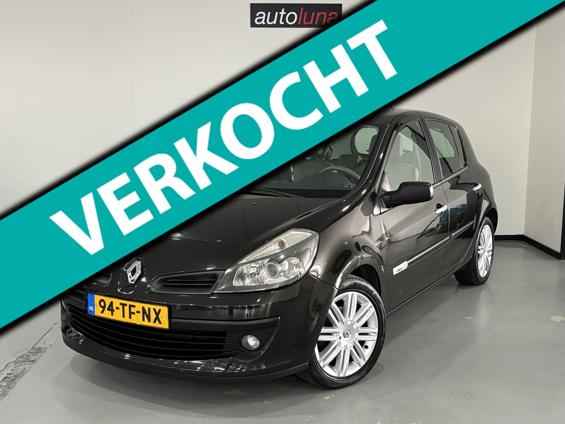 Renault Clio 1.6-16V Initiale, Auto's, Renault, 535 kg, 4 cilinders, 1165 kg, Zwart