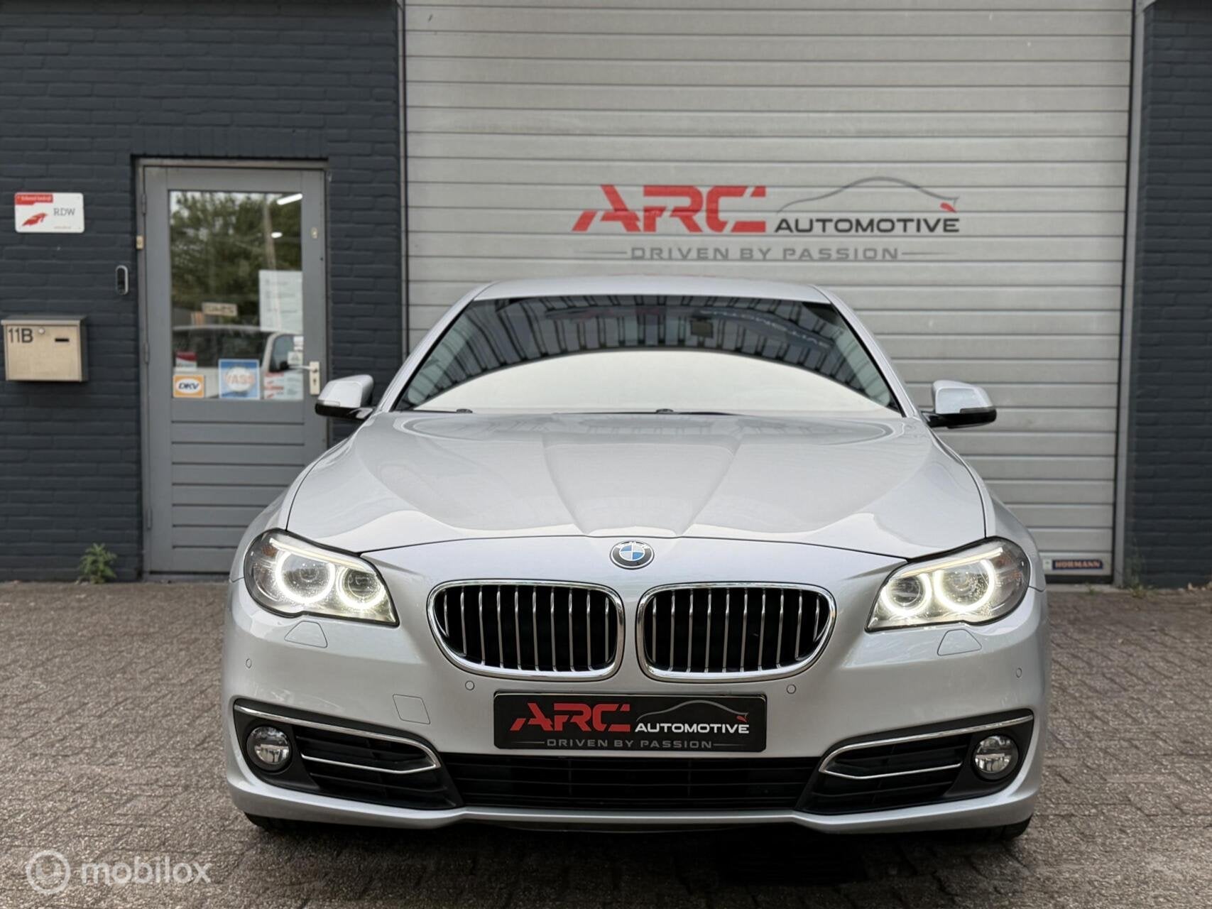 BMW 5-serie 520i High Luxury Edition Topstaat!, Automaat, Achterwielaandrijving, Gebruikt, 4 cilinders