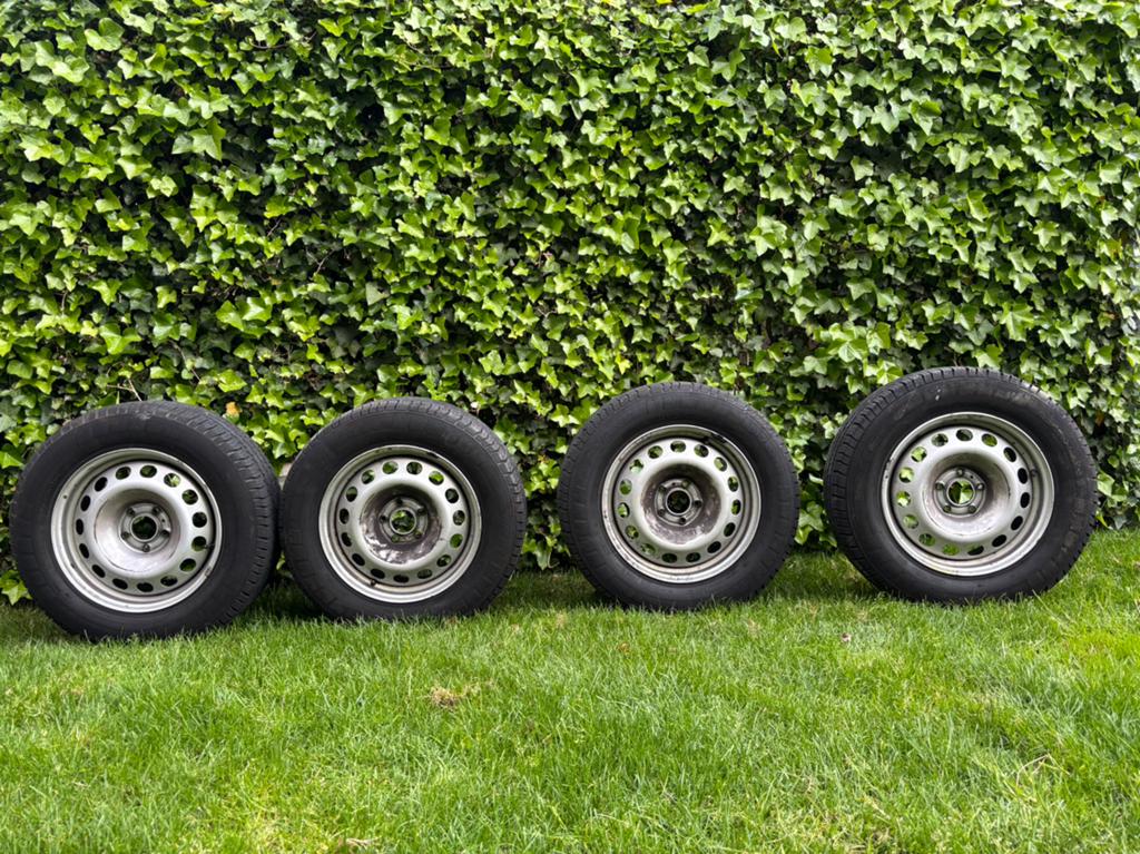Banden met velgen 215/65R16C, Auto-onderdelen, Ophalen, 16 inch, Banden en Velgen, Zomerbanden