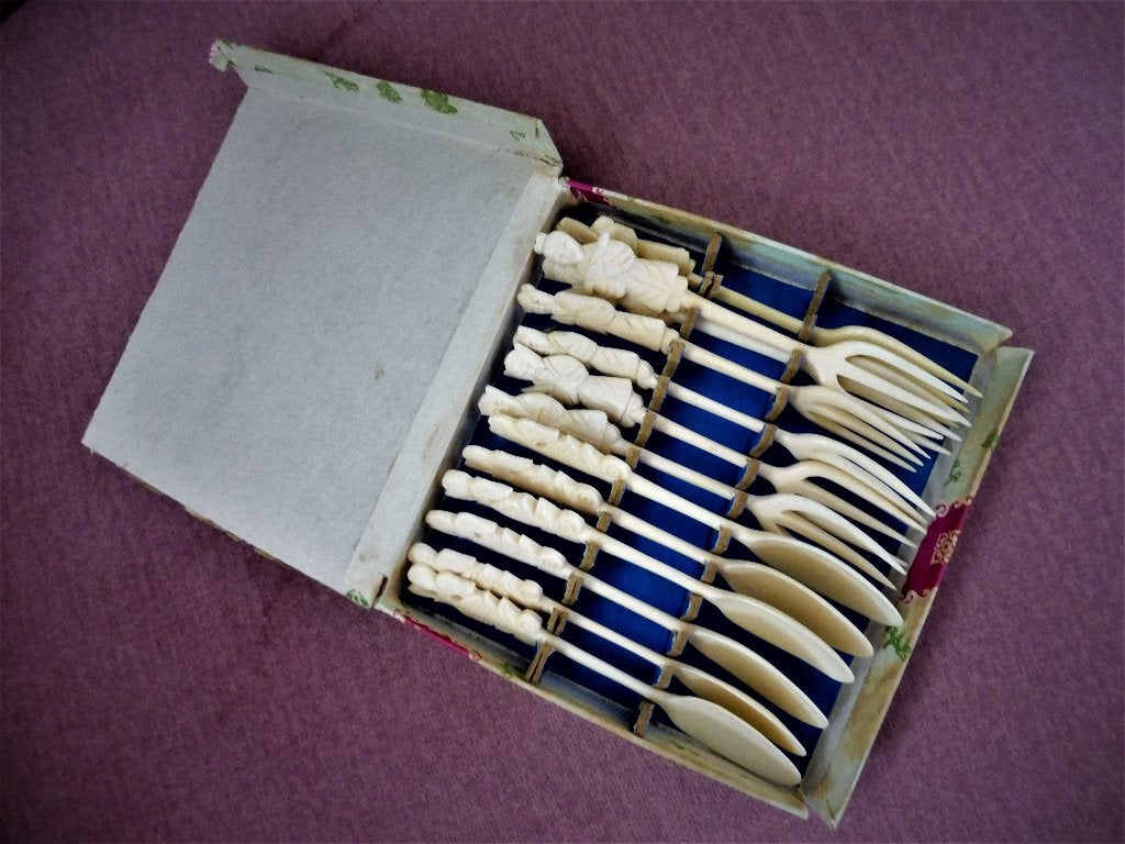 Aziatische cocktailset  lepeltjes vorkjes bestekleggers 1930, Overige typen, Handgemaakt, China, Overige materialen