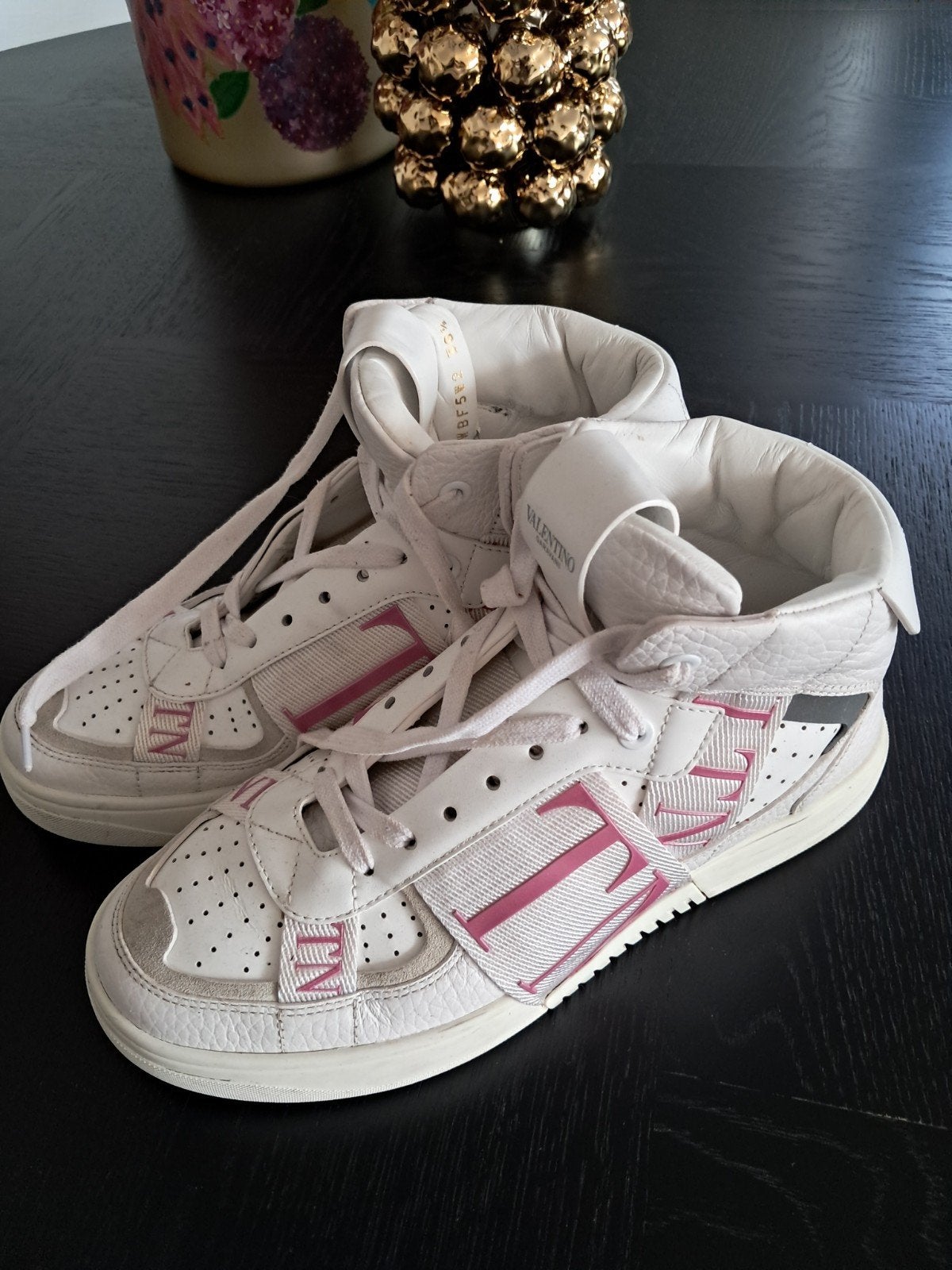 Valentino Garavani sneakers maat 38 in nieuwstaat, Wit, Ophalen of Verzenden, Valentino Garavani, Sneakers of Gympen