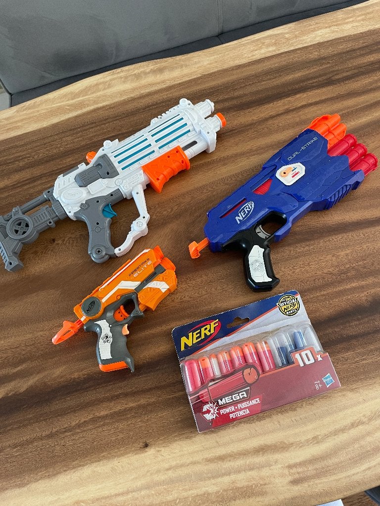 Nerf pistolen met pijltjes en 1 nerf waterpistool, Ophalen of Verzenden
