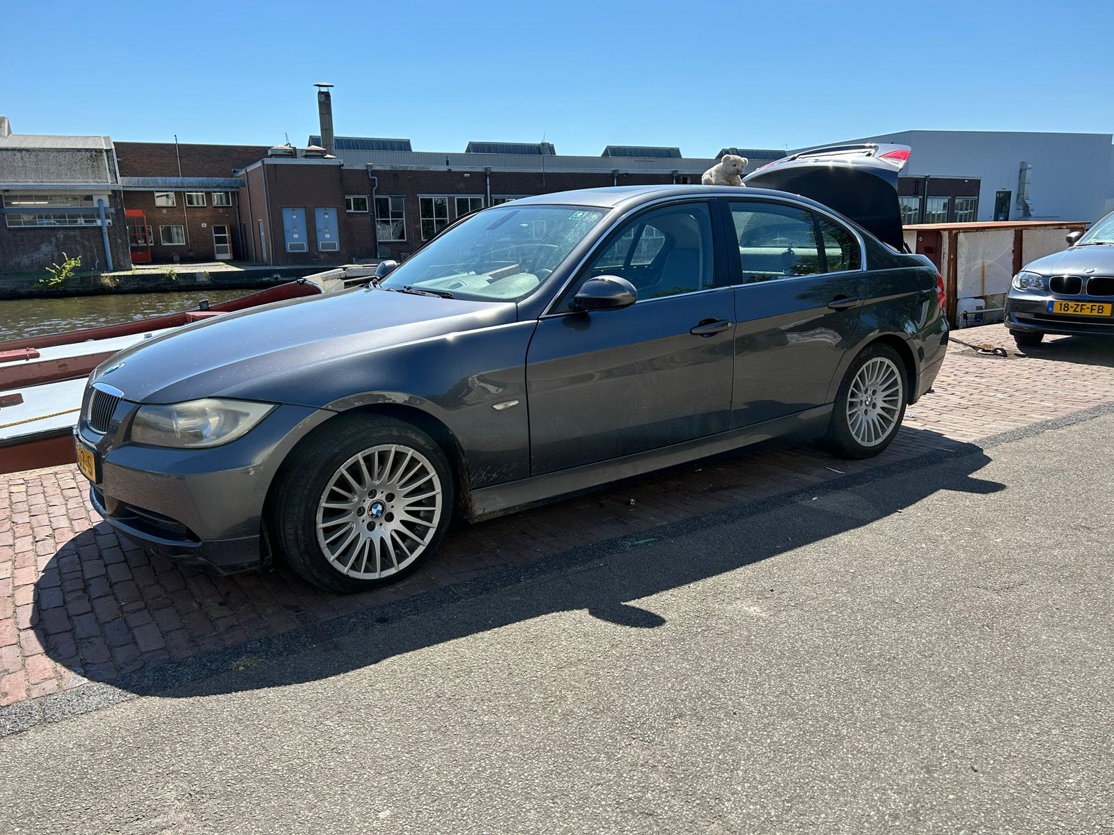 BMW 3-Serie 2.5 I 325 2005 Grijs, 745 kg, Achterwielaandrijving, 2497 cc, Overige kleuren
