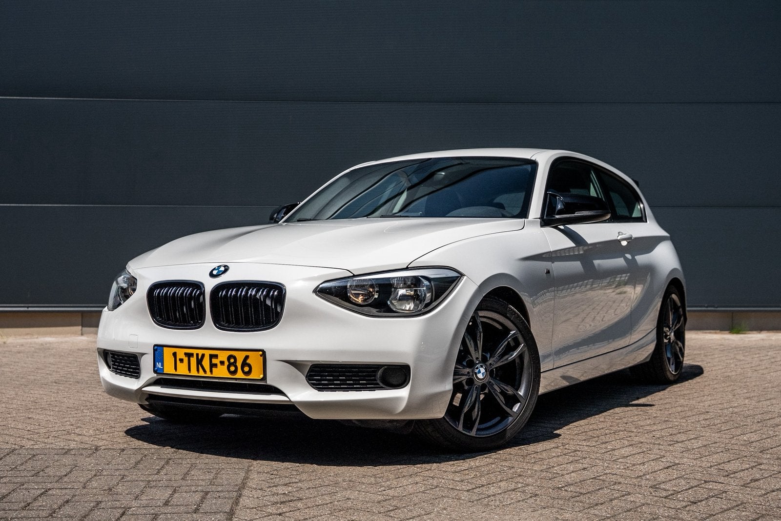 BMW 1-serie 114i EDE 3-deurs | 211 PK | Nieuwe APK | NAP, Auto's, BMW, 1-Serie, Achterwielaandrijving, Zwart, 4 cilinders