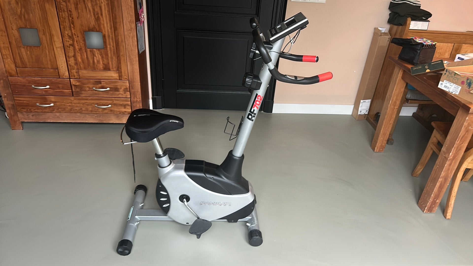RF702 Rambler Hometrainer, Sport en Fitness, Fitnessapparatuur, Ophalen, Gebruikt, Metaal, Benen