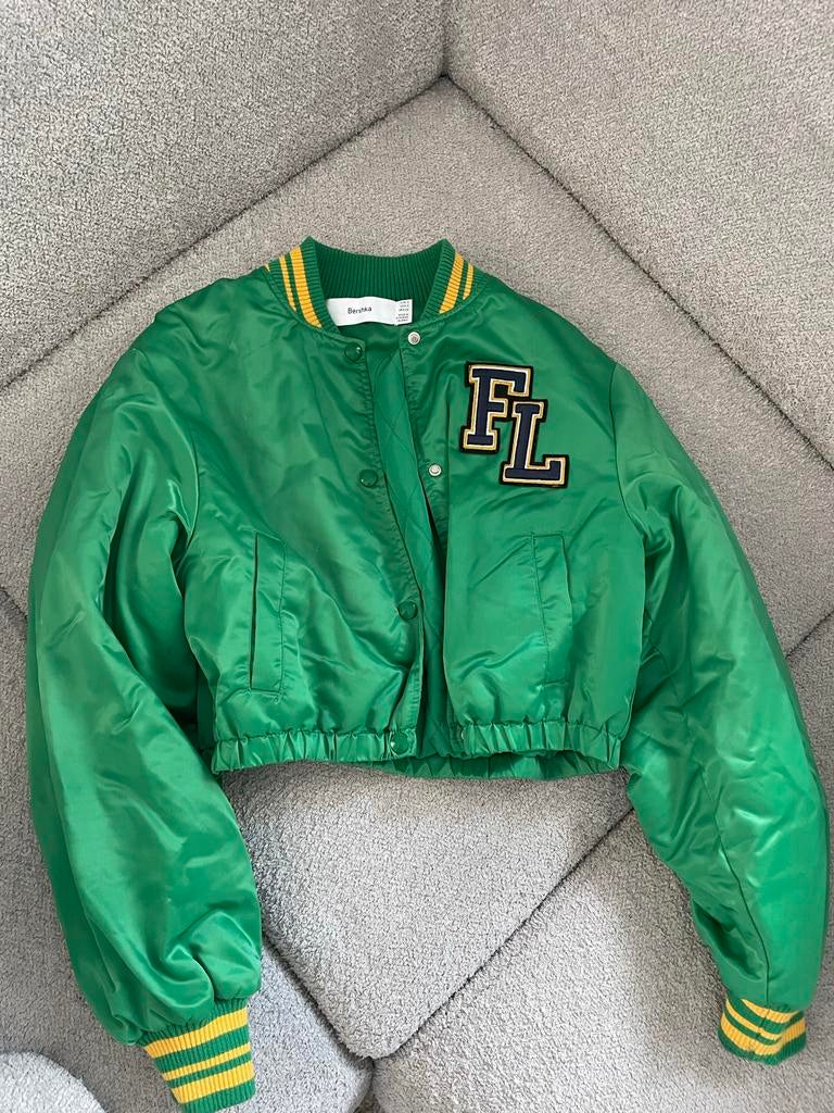 Groen Bershka baseball jasje maat S, Ophalen of Verzenden, Gedragen, Maat 36 (S), Groen