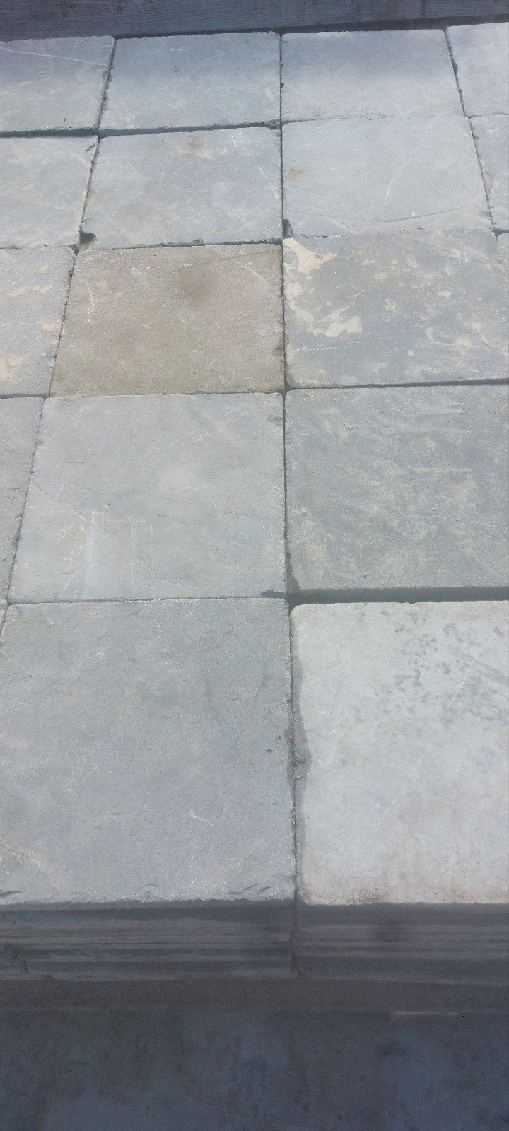 Ruim 18 m2 Vietnamees hardsteen tegels, 20x20x3 cm.  455 stu, Tuin en Terras, Ophalen, Gebruikt, Natuursteen, Terrastegels