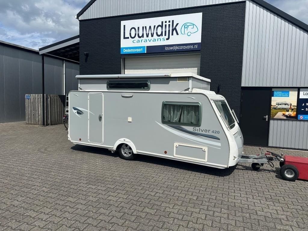 TRIGANO Silver 420 ’11 (Mover, Vastbed, Hefdak), Vast bed, Trigano, Bedrijf, Treinzit
