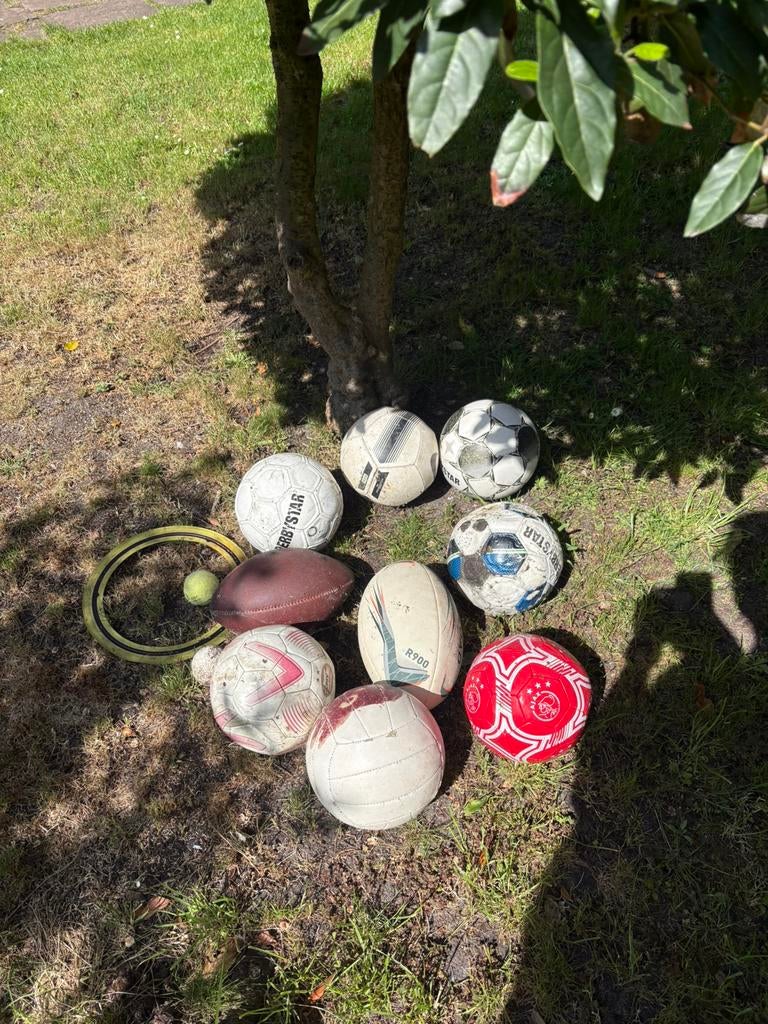 Voetballen te koop 5 euro per bal 30 voor allemaal, Maat XL, Ophalen of Verzenden, Gebruikt, Bal