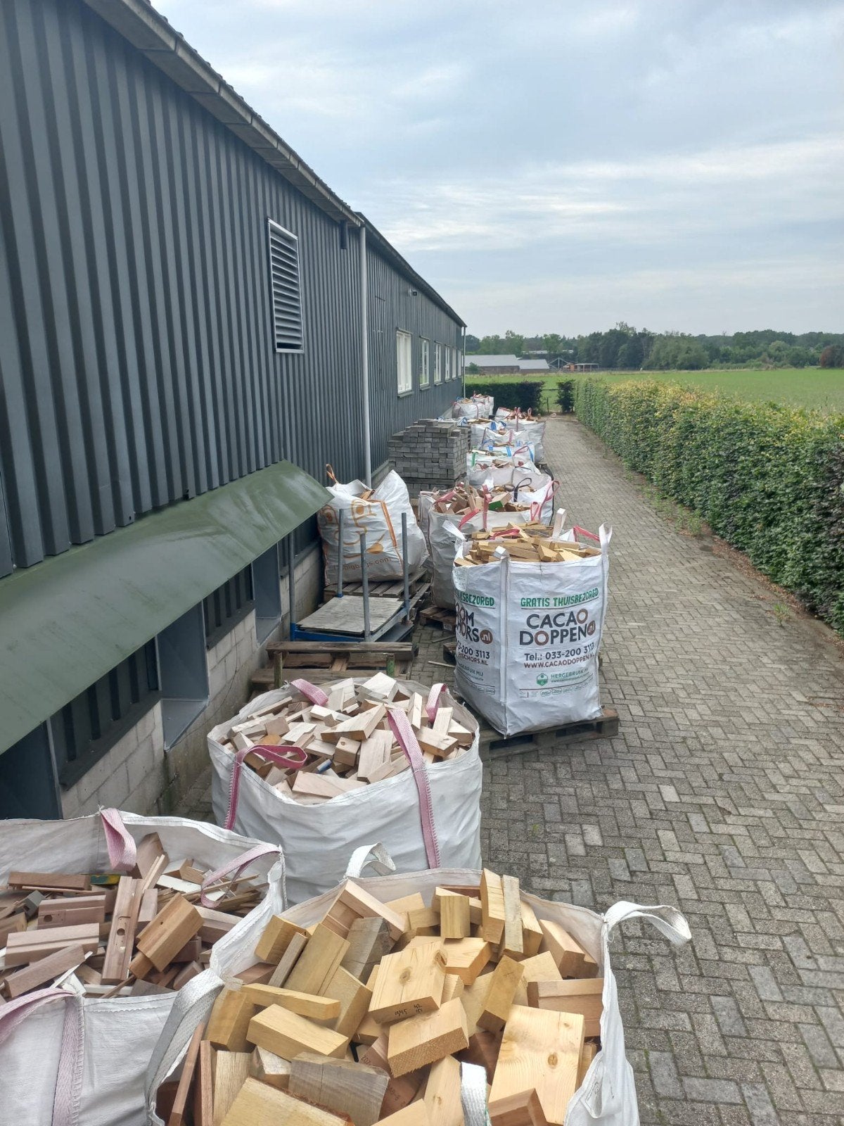 Droog openhaardhout kachelhout stookhout brandhout  vuurkorf, Tuin en Terras, Haardhout, 6 m³ of meer, Ophalen, Overige houtsoorten