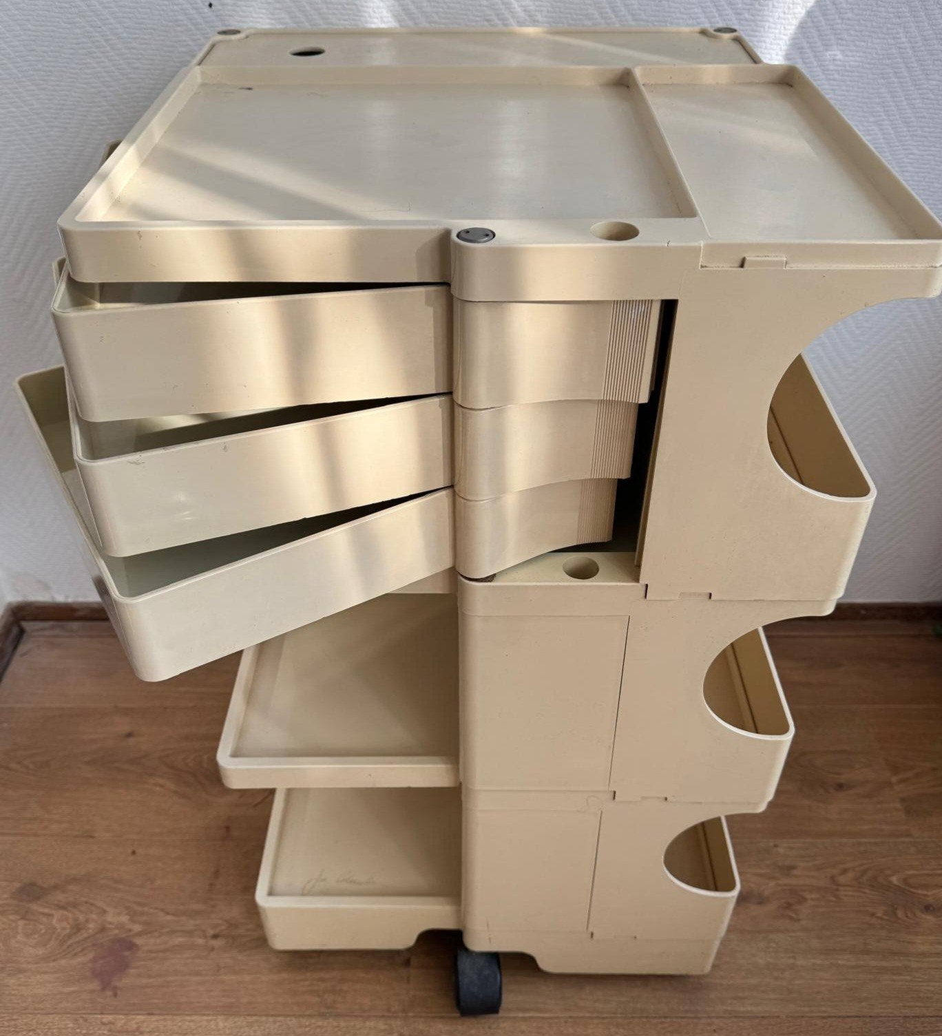 Joe Colombo vintage trolley, Ophalen