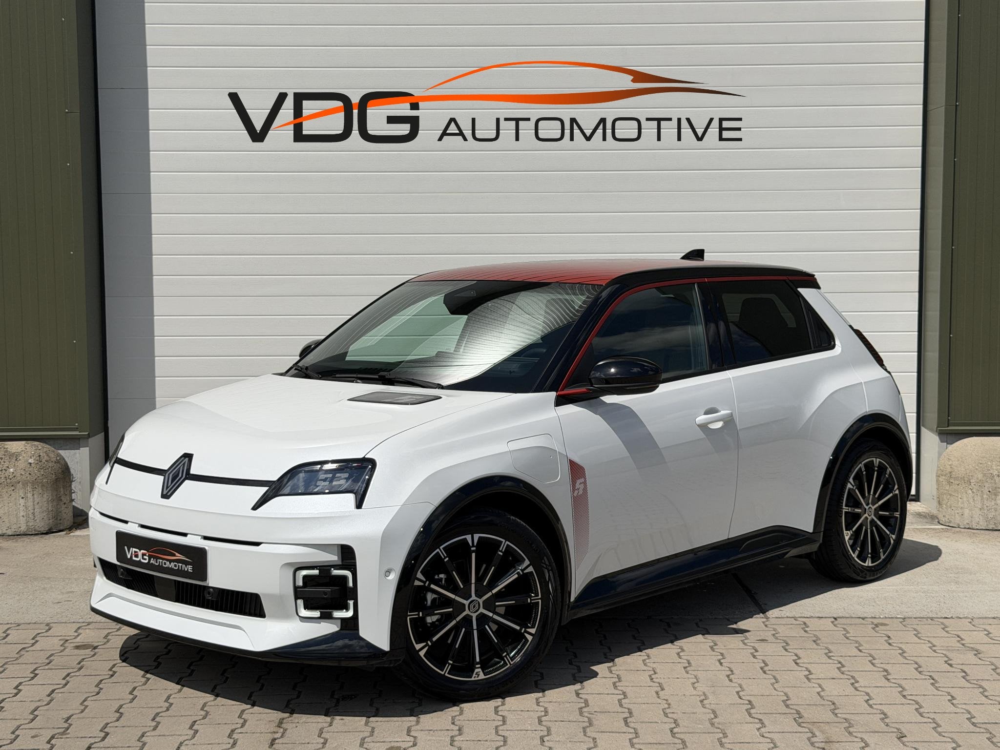 Renault 5 comfort range iconic cinq 52 kWh SOH 99% / Snellad, Auto's, Stof, Gebruikt, 150 pk, Automatische klimaatregeling