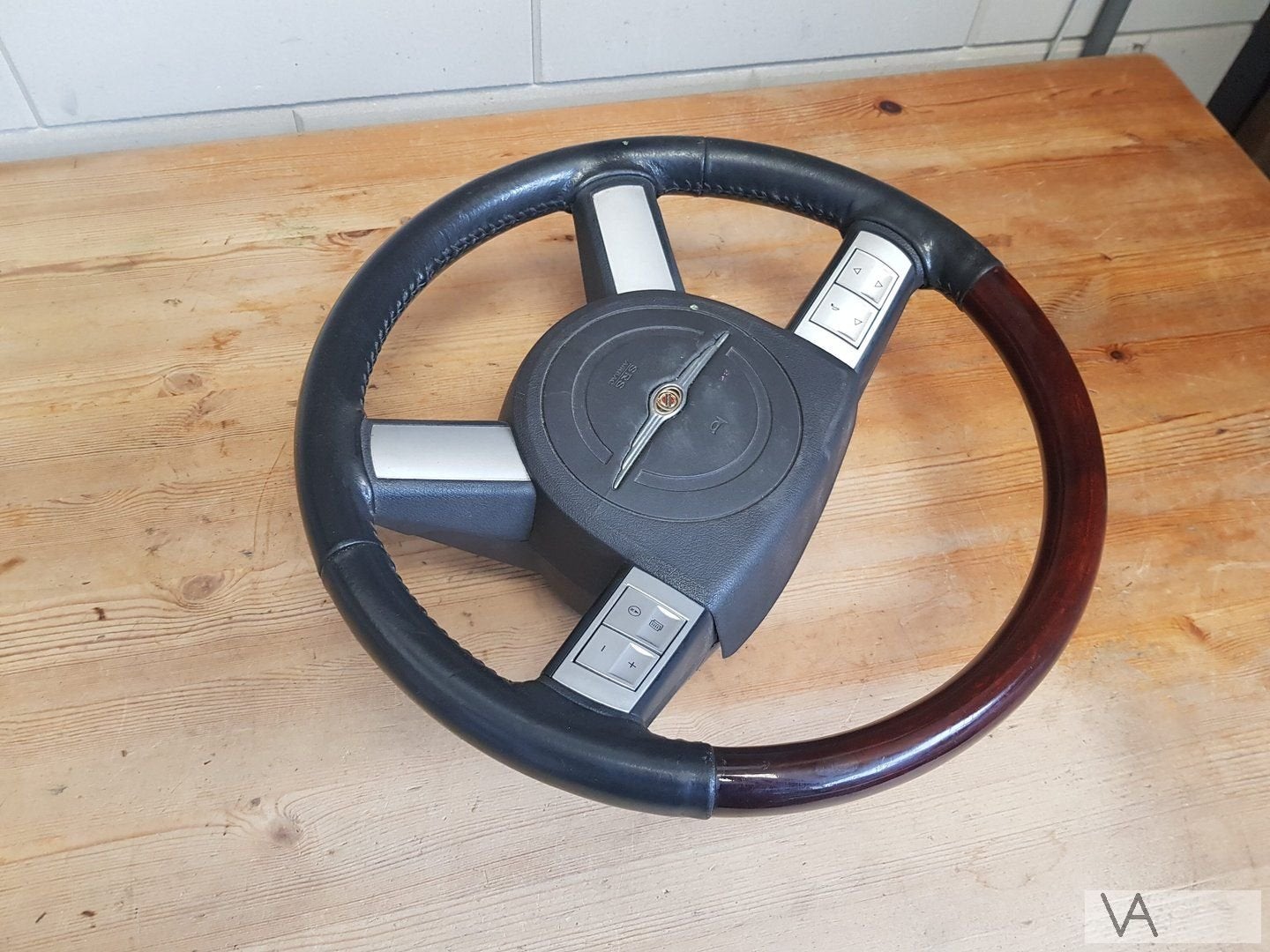 Chrysler 300C 2004 - 2010 half houten stuur met airbag €100, Auto-onderdelen, Gebruikt, -, Ophalen of Verzenden, -