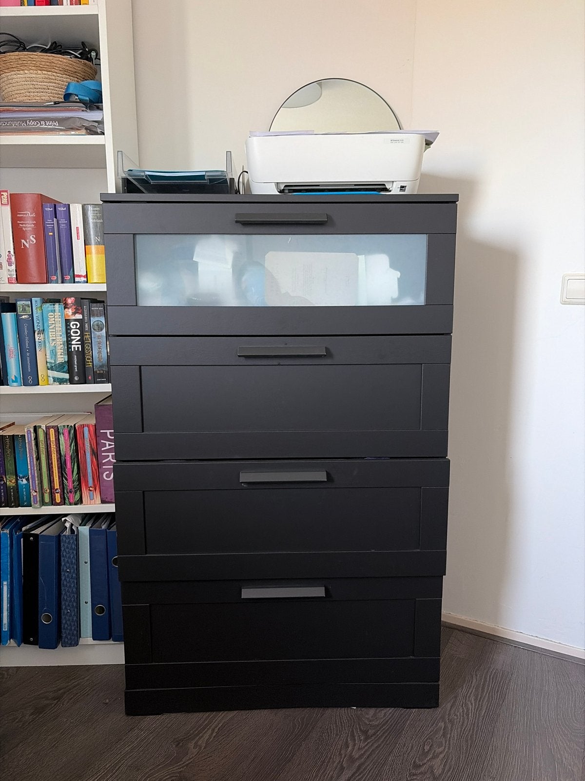 IKEA Brimnes ladekast met 4 lades en glasplaat