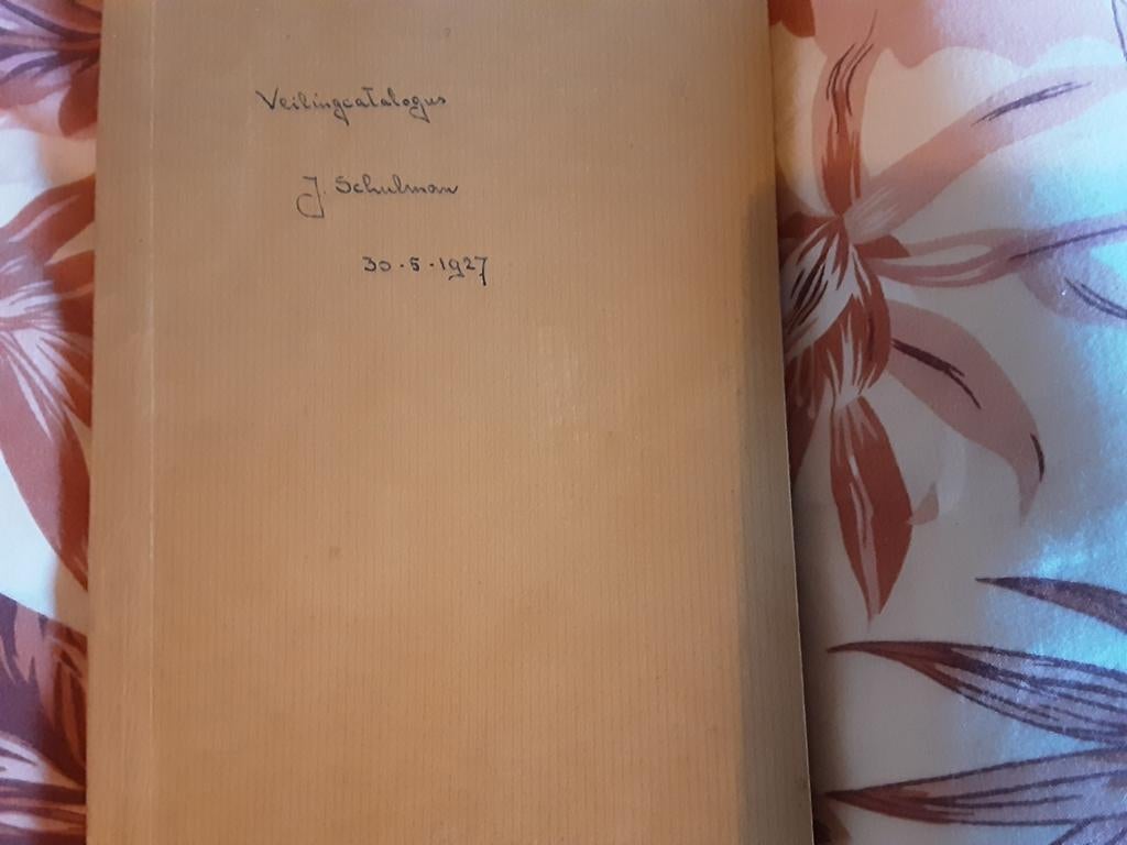 Bijna  100 jaar, Ophalen of Verzenden, Zo goed als nieuw
