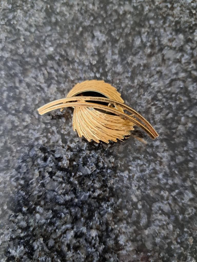Mooie elegante goudkleurige broche, Sieraden, Tassen en Uiterlijk, Broches, Ophalen of Verzenden, Nieuw, Overige materialen