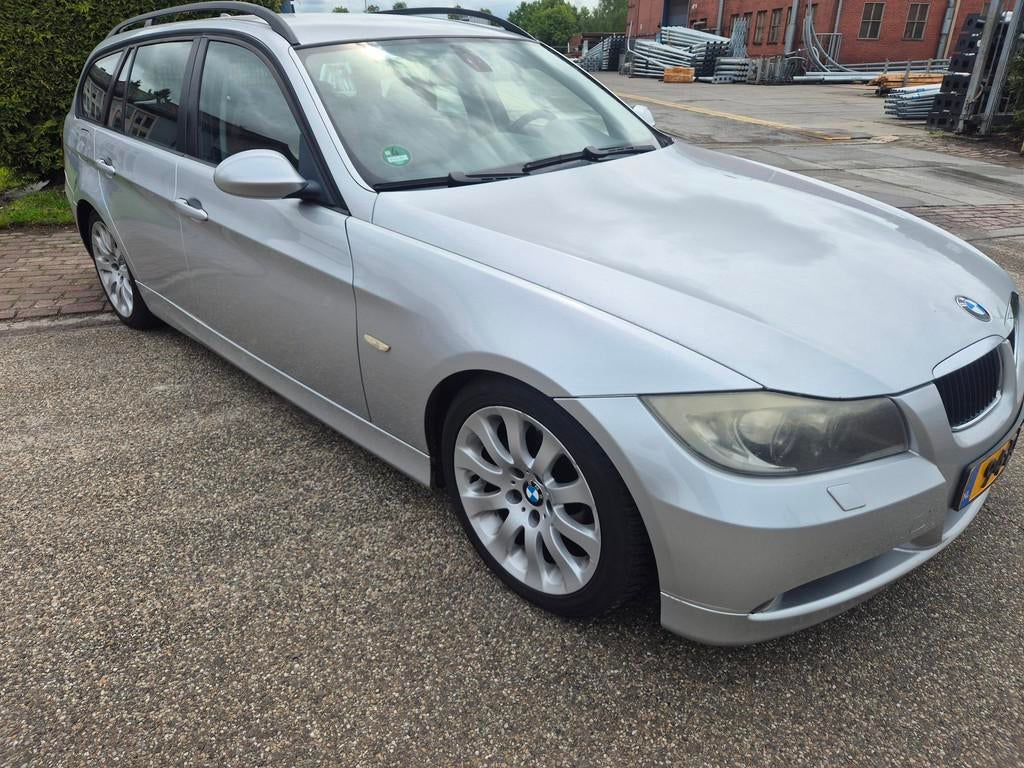 BMW 3-serie Touring 320i High Executive differentieel hoorba, Auto's, Achterwielaandrijving, 4 cilinders, Handgeschakeld, Automatische klimaatregeling