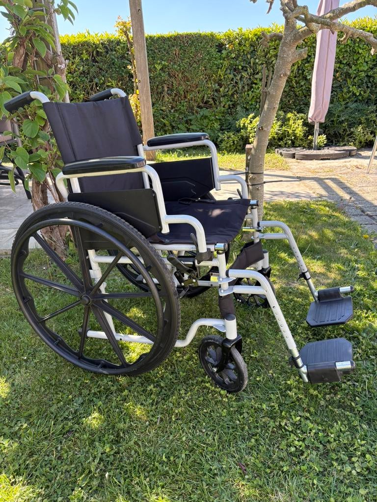 Inklapbare rolstoel z.g.a.n. Excel.  75 euro, Ophalen, Zo goed als nieuw, Duwrolstoel