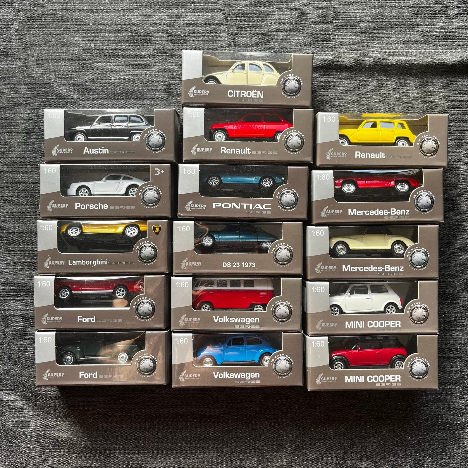 16 Welly Super9 verzamelauto's 1:60 - nieuw in verpakking, Hobby en Vrije tijd, Modelauto's | 1:43, Ophalen of Verzenden, Nieuw