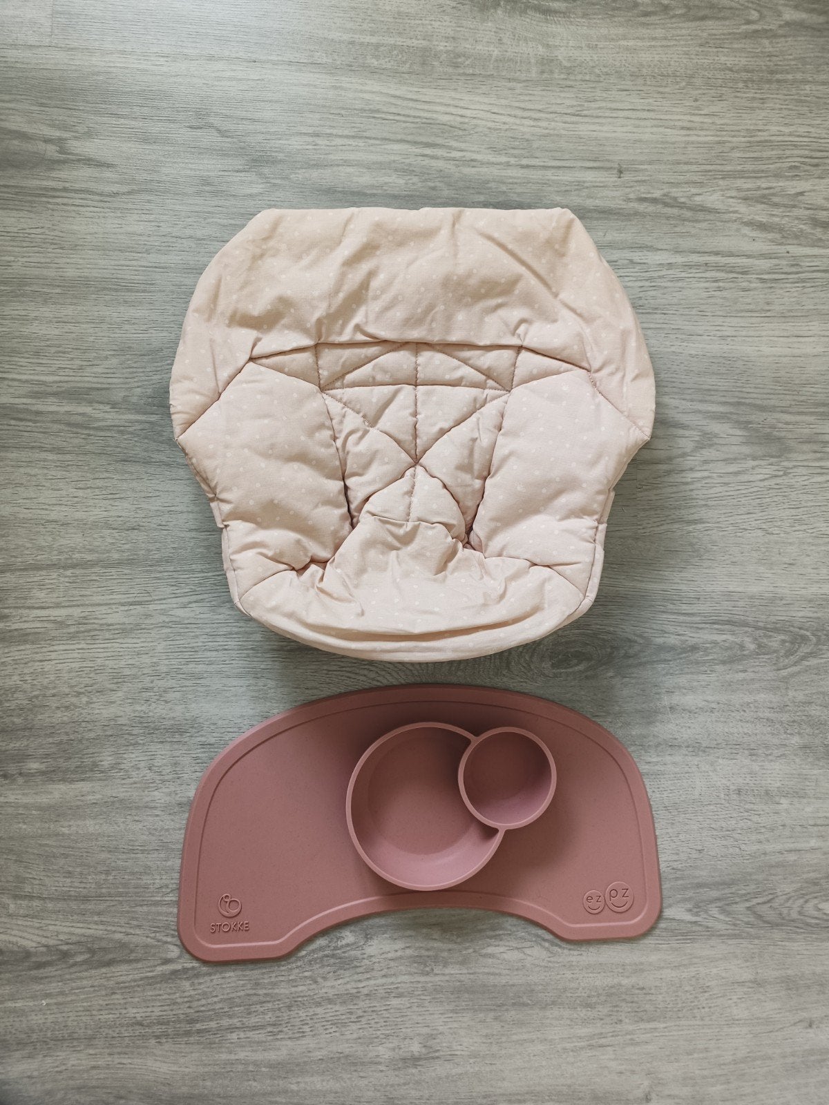 Stokke Tripp Trapp mini baby cushion en EZPZ placemat, Kinderen en Baby's, Meegroeistoel, Ophalen of Verzenden, Zo goed als nieuw