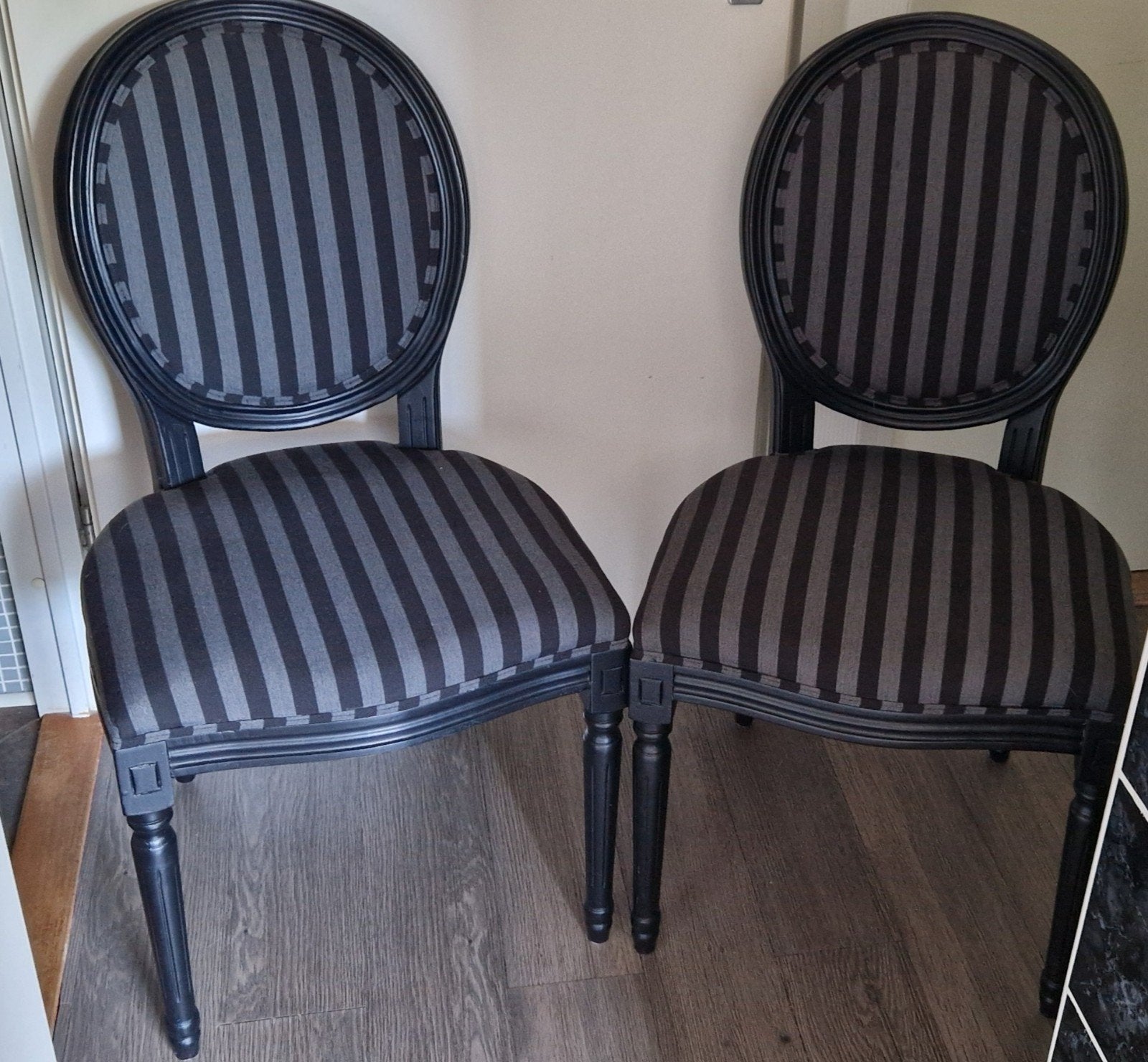 4 zwarte stoelen eetkamerstoelen met gestreepte bekleding, Ophalen, Gebruikt, Vier, Stof