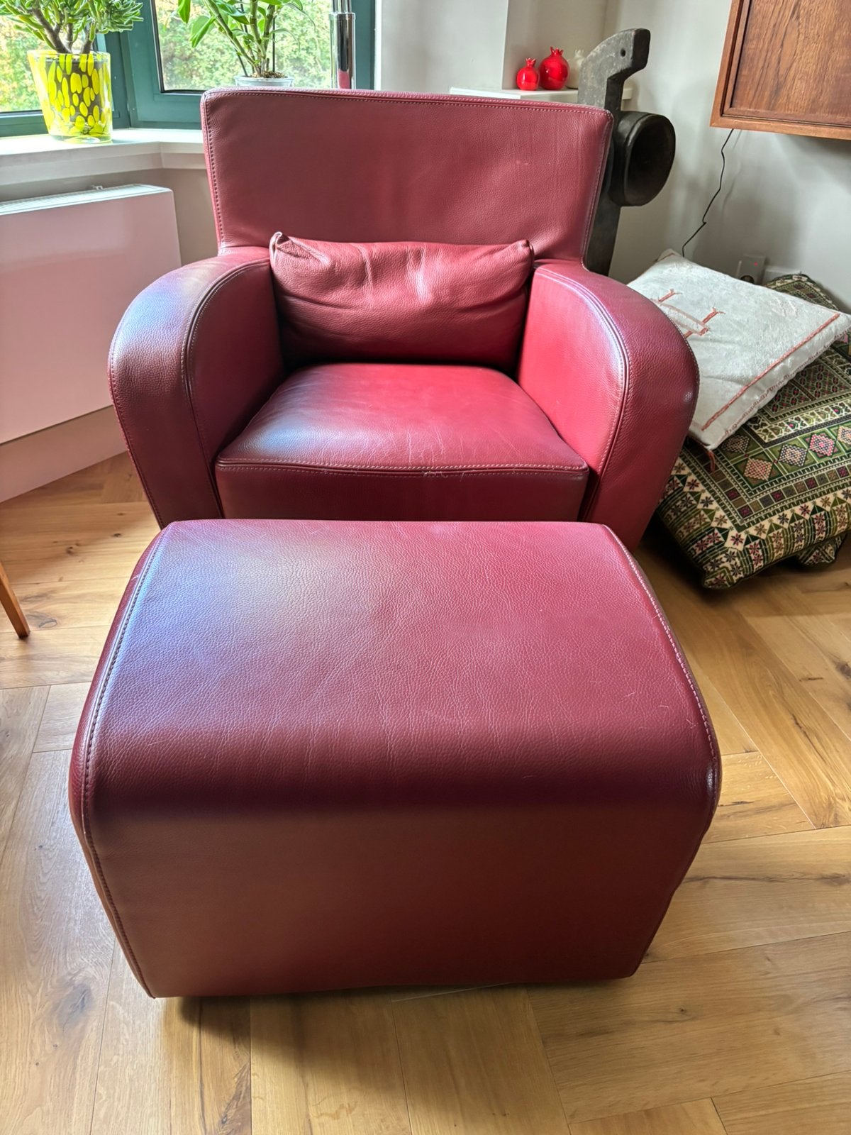 Cinna (Ligne Roset) designer armchair + ottoman, red leather, Ophalen, Gebruikt, Eenpersoons, Minder dan 150 cm