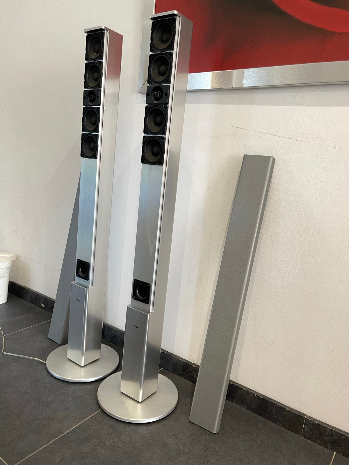 Loewe Individual Sound L1 Vloerstaande Speakers - Zilver, Gebruikt, 120 watt of meer, Front, Rear of Stereo speakers, Ophalen