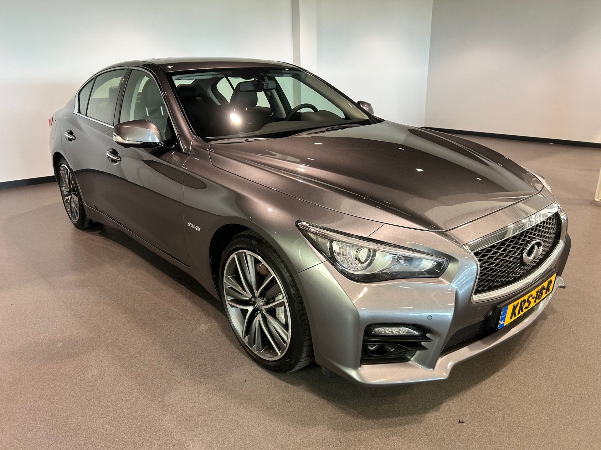 Infiniti Q50 3.5 S Hybrid Sport Tech AWD | 1e Eigenaar | Dea, Auto's, Infiniti, 15 km/l, Gebruikt, Zwart, Leder
