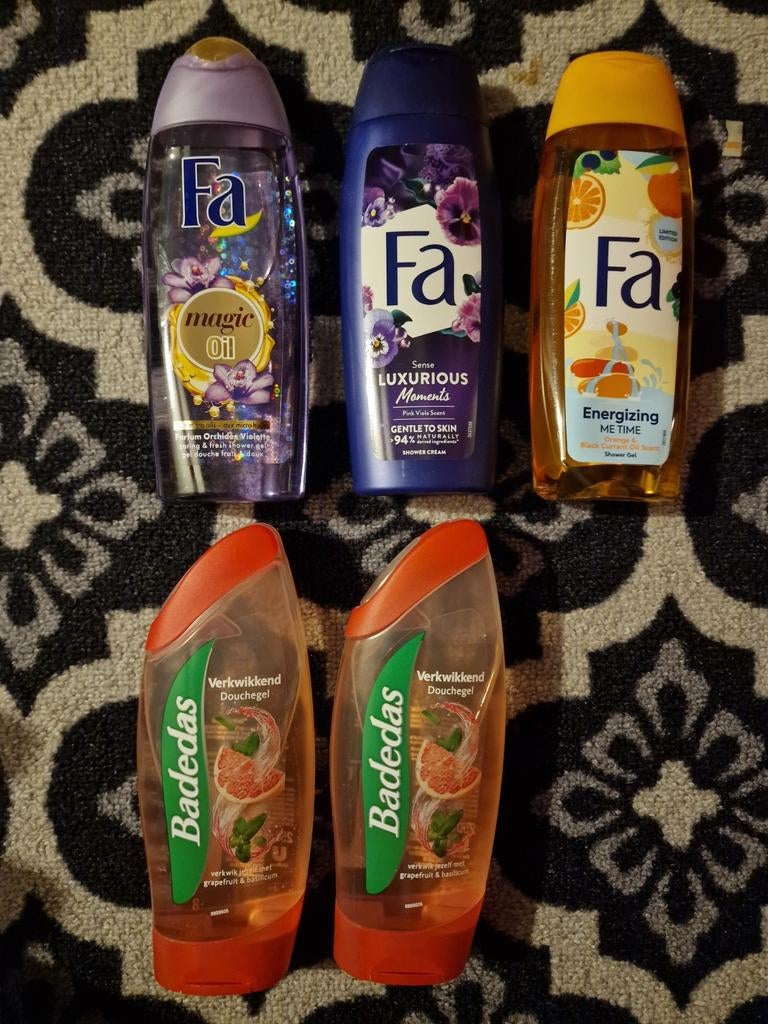 NIEUW Fa en Badedas 5 stuks verzorging, Ophalen, Nieuw