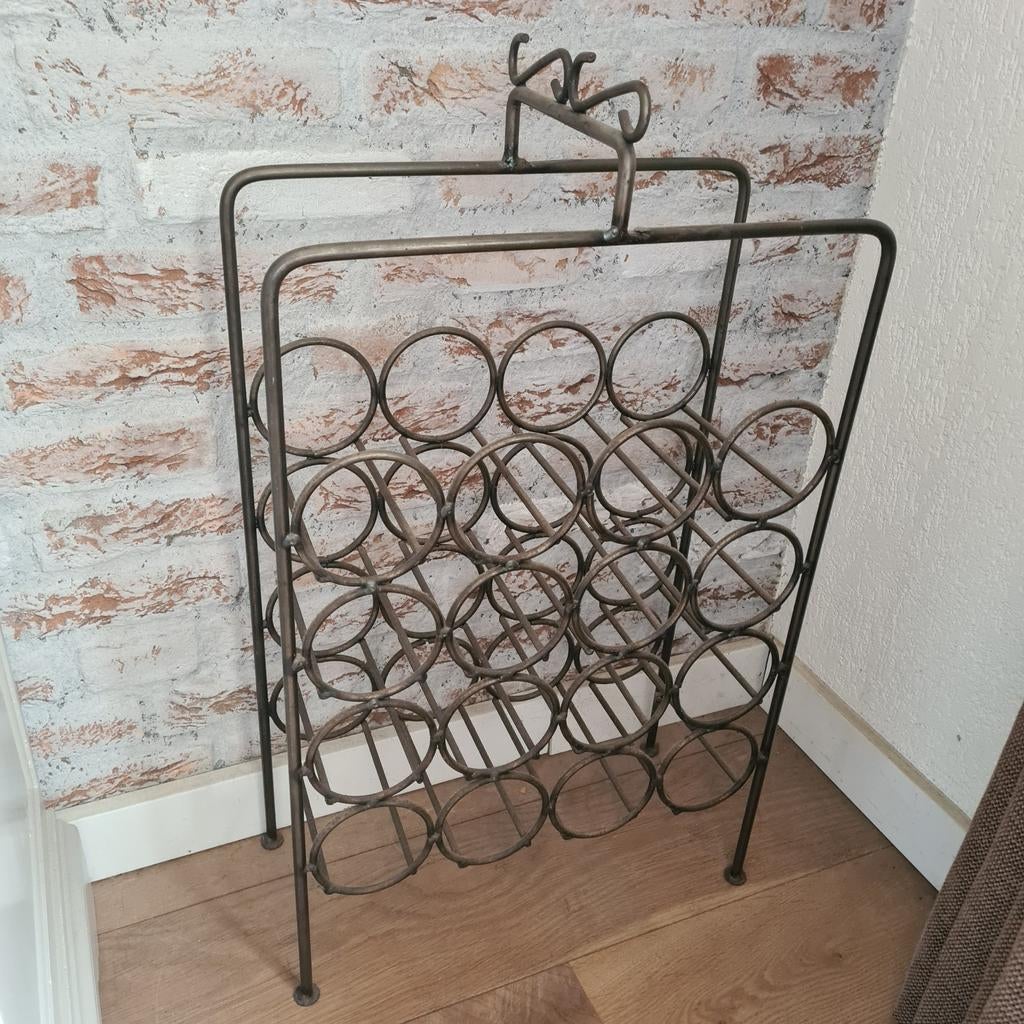 Smeedijzeren wijnrek, Ophalen, Zo goed als nieuw, Metaal