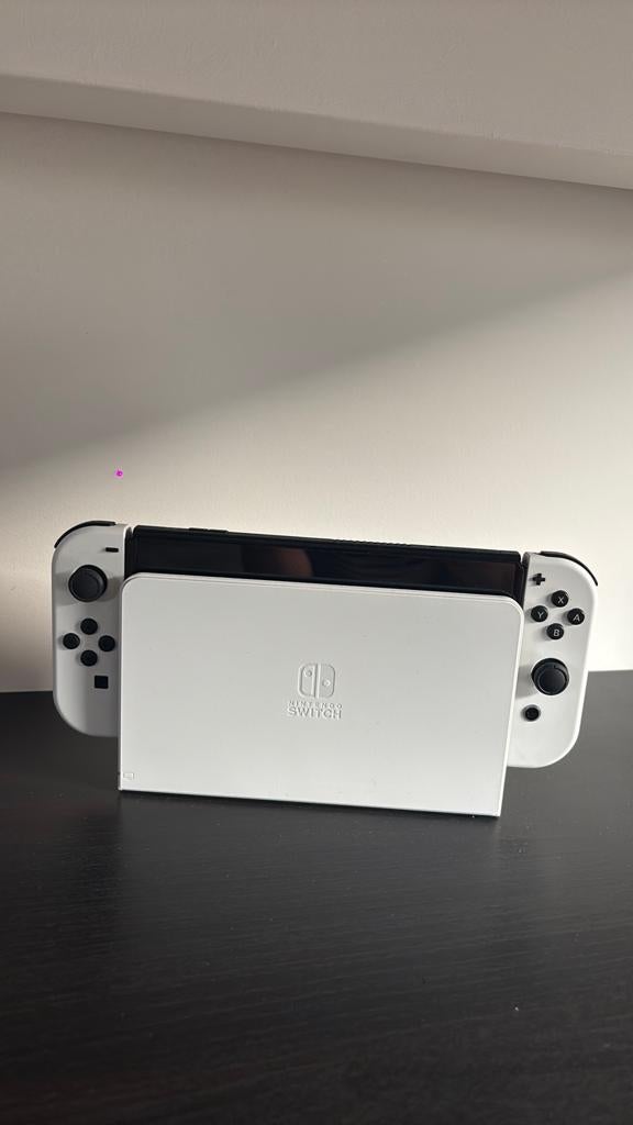 Nitendo switch oled + mario party jamboree, Ophalen of Verzenden, Zo goed als nieuw, Met 1 controller, Switch OLED