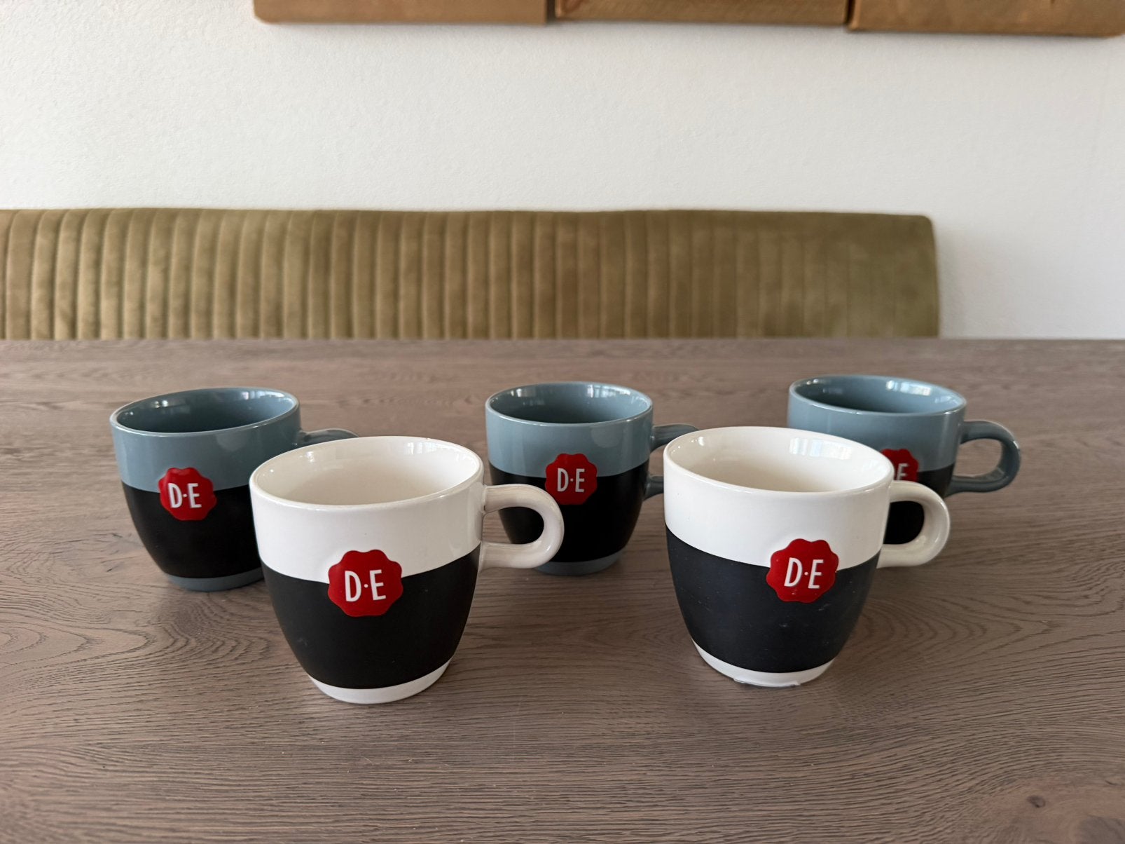 Douwe Egberts Krijtmokken, Ophalen of Verzenden, Zo goed als nieuw, Overige stijlen, Kop(pen) en/of Schotel(s)