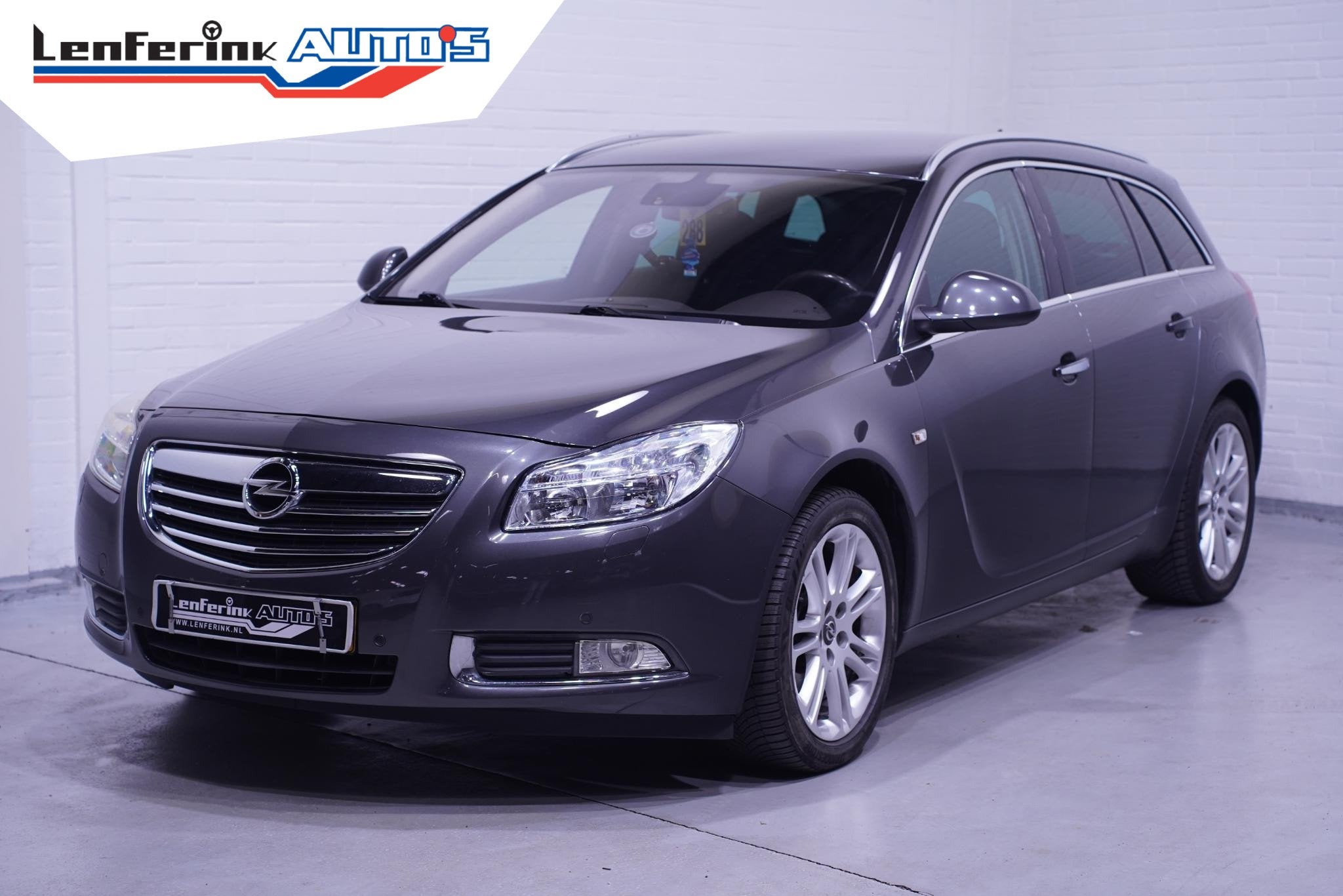 Opel Insignia Sports Tourer 1.6 T Cosmo navigatie electrisch, Auto's, Opel, Euro 5, Gebruikt, Zwart, 4 cilinders