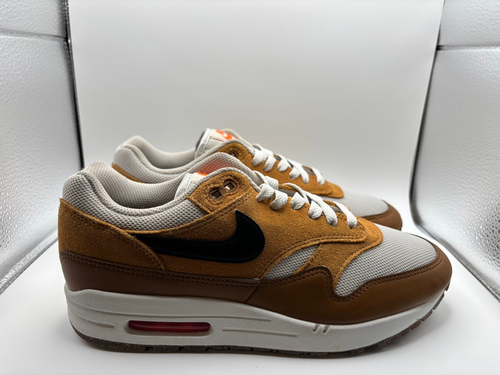 Nike Air Max 1 British Tan Light Bone Escape Maat: 42/8.5, Overige kleuren, Nike, Ophalen of Verzenden, Sneakers of Gympen