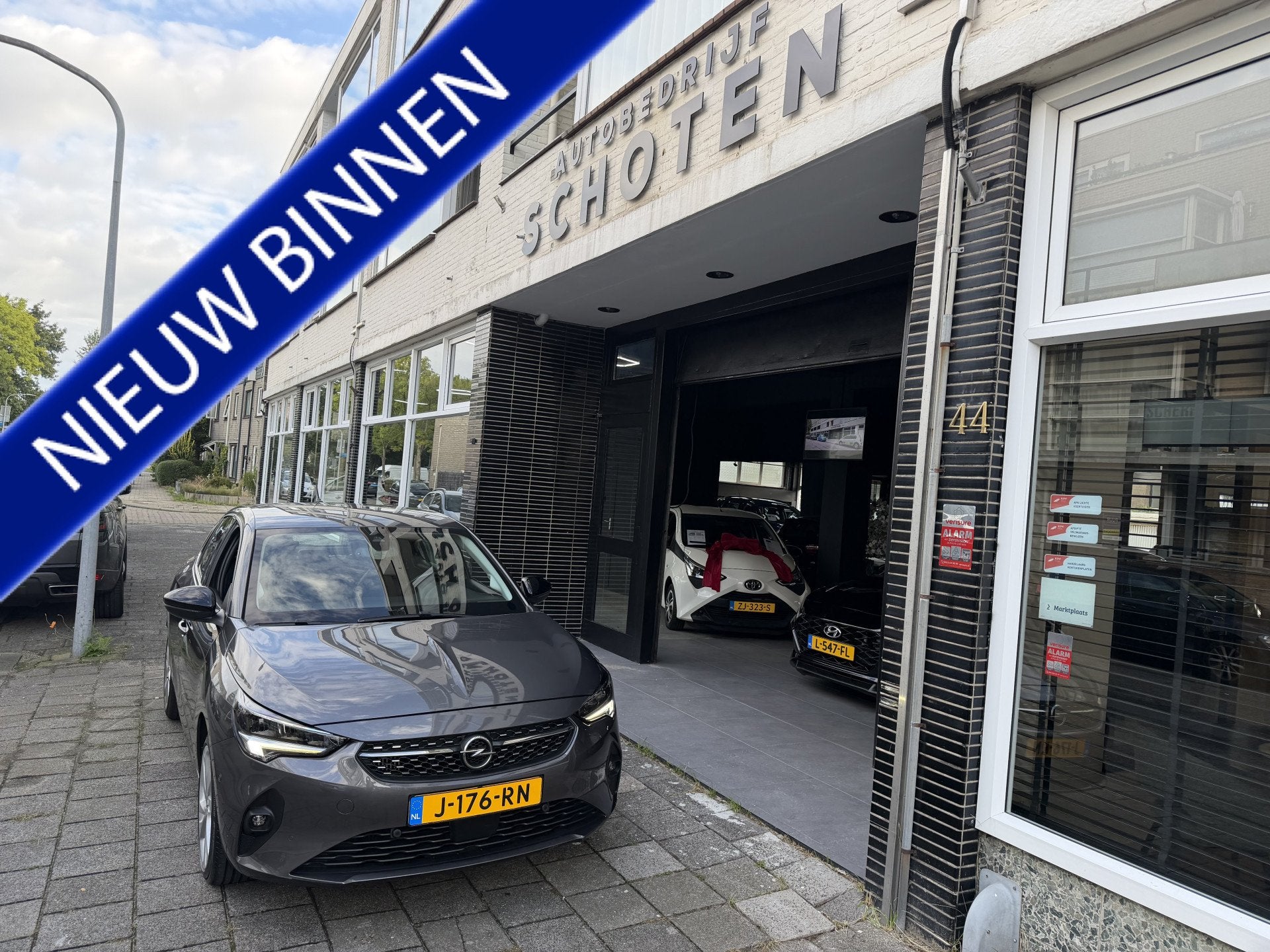 Opel Corsa 1.2 Elegance Zeer compleet Navi / camera / Keyles, Voorwielaandrijving, 101 pk, Gebruikt, Euro 6