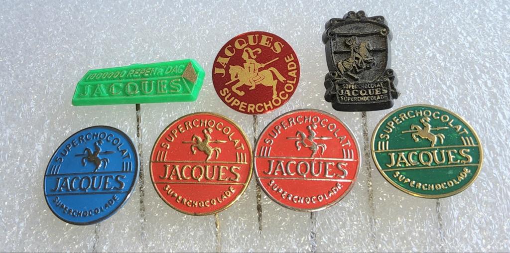 7 Vintage Jacques Superchocolade Speldjes, Verzamelen, Speldjes, Pins en Buttons, Gebruikt, Speldje of Pin, Merk, Ophalen of Verzenden
