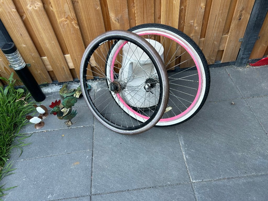 2 x 28 inch achterwiel 3 NEXUS versnellingen terugtraprem, Wiel, Gebruikt, Ophalen of Verzenden, Shimano Nexus 3 versnellingen terugtraprem