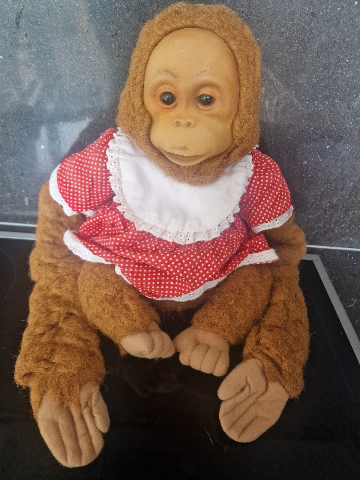 Vintage 1982 Hosung Aap Knuffel met Kleding, Met kleding of accessoire, Gebruikt, Overige merken, Ophalen of Verzenden
