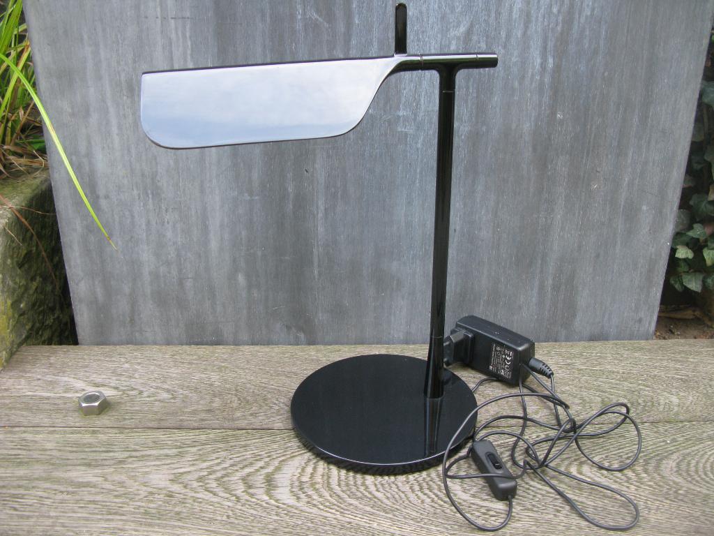 FLOS DESIGN TAFELLAMP "TAB T LED" ZWART, Huis en Inrichting, Lampen | Tafellampen, Modern design, Ophalen of Verzenden, Zo goed als nieuw