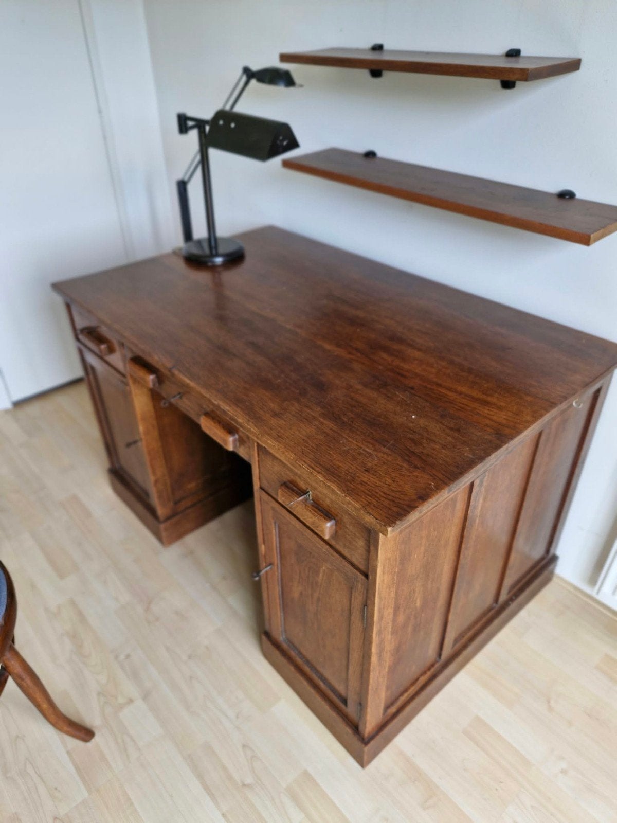 Antiek eiken bureau met lades en opbergruimte, Ophalen