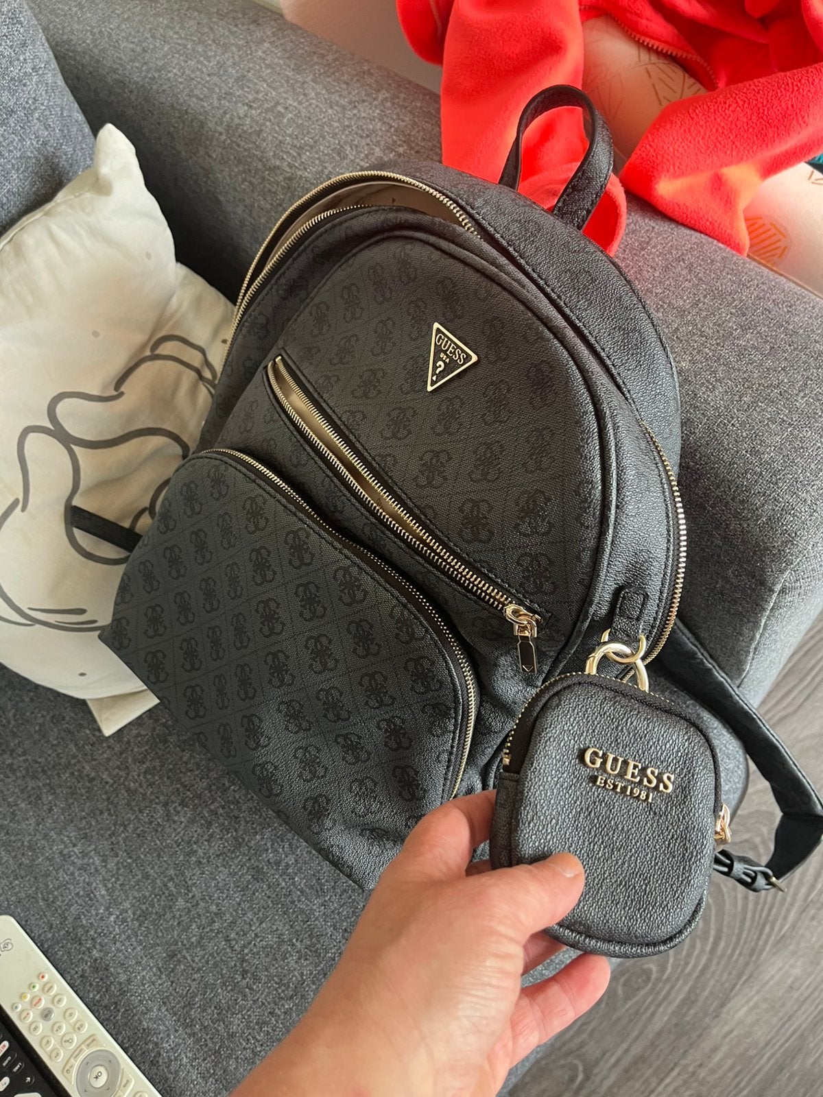 Guess rugtas, Sieraden, Tassen en Uiterlijk, Tassen | Rugtassen, Ophalen, Zo goed als nieuw, Overige merken