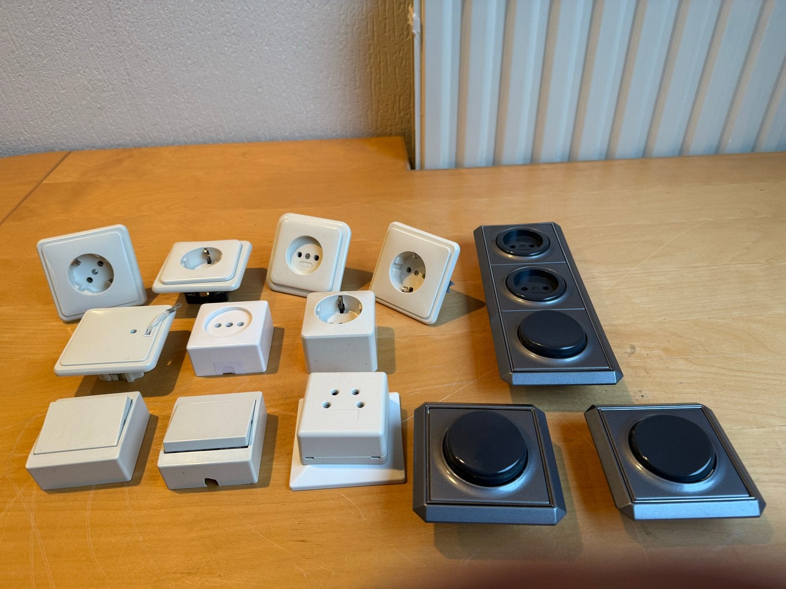 Diverse stopcontacten en schakelaars - Nieuw, Ophalen of Verzenden, Gebruikt, Overige merken, Stopcontact