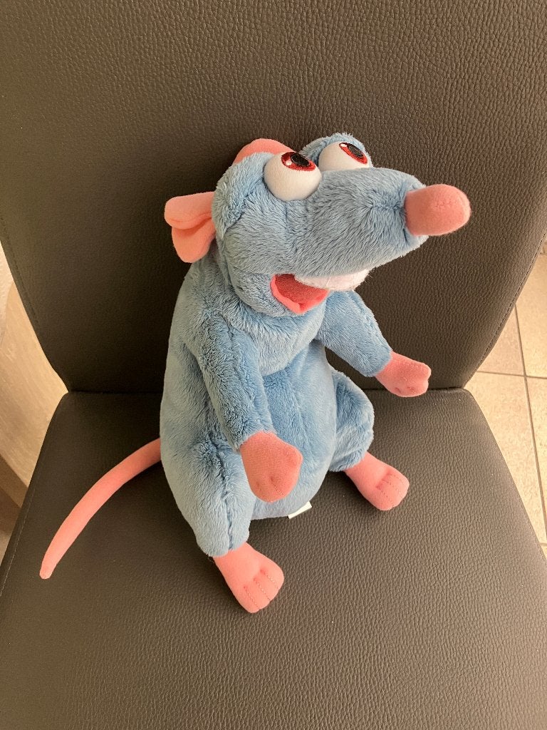 Knuffel Remy ( Ratatouille ) uit Disneyland, Ophalen of Verzenden, Overige figuren, Zo goed als nieuw, Knuffel