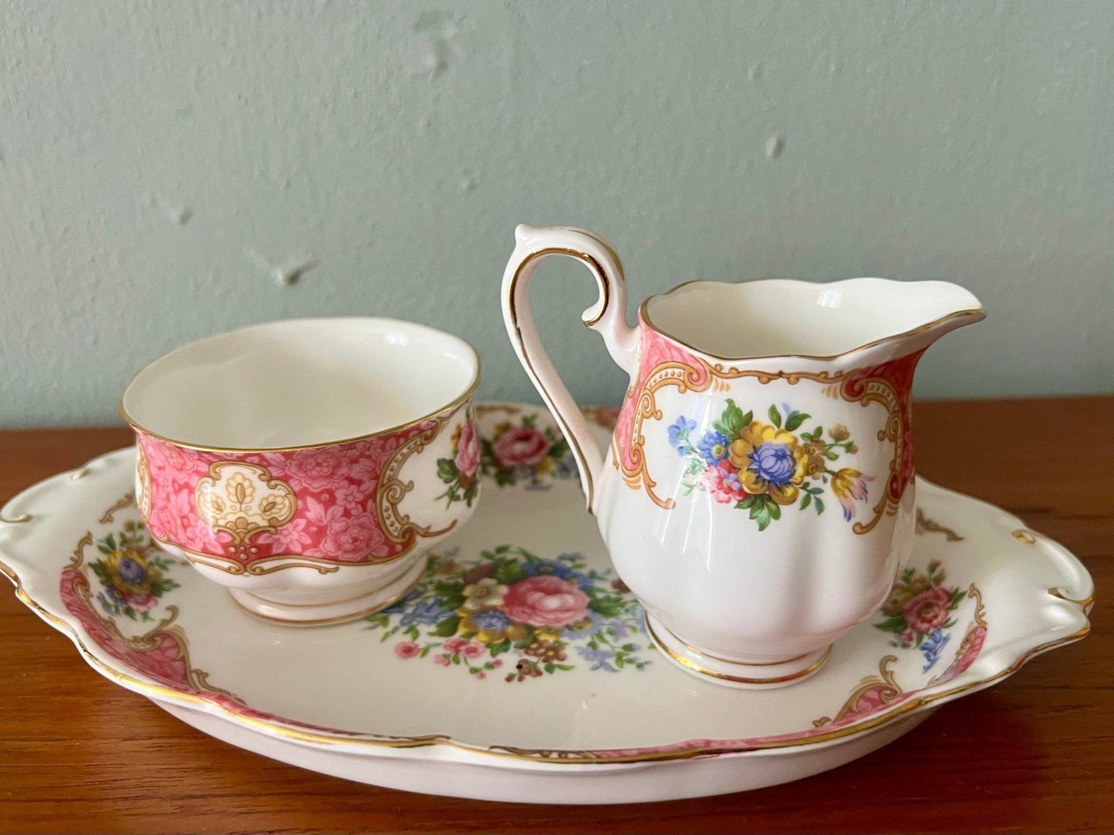 Vintage Royal Albert Lady Carlyle Thee/Koffie Set, Antiek en Kunst, Antiek | Servies los, Ophalen of Verzenden
