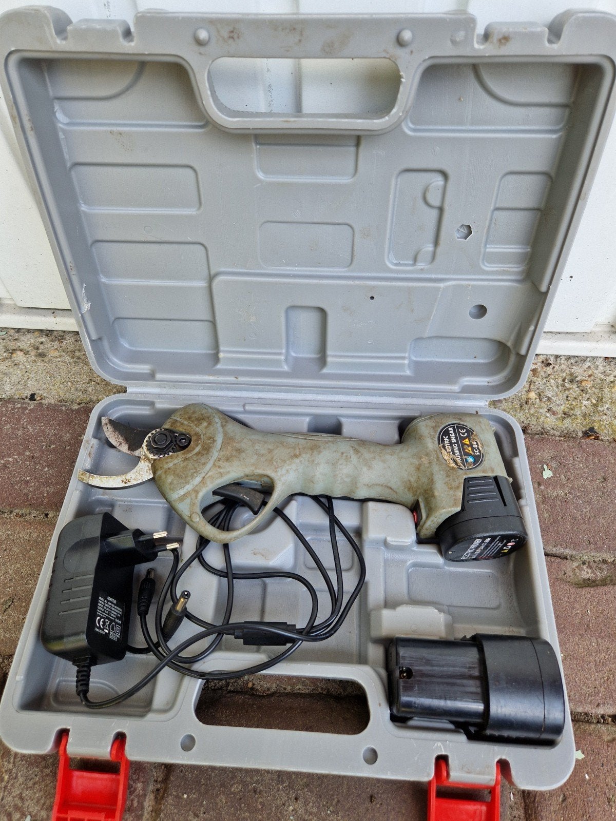 Talen Tools elektrische snoeischaar 25mm, Tuin en Terras, Snoeischaren, Ophalen, Gebruikt, 20 t/m 29 mm, Talen Tools