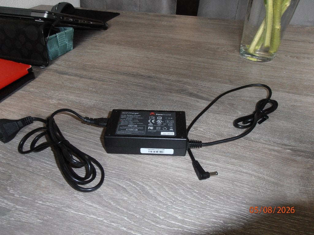 Oplader PowerXtreme 10, Ophalen of Verzenden, Gebruikt