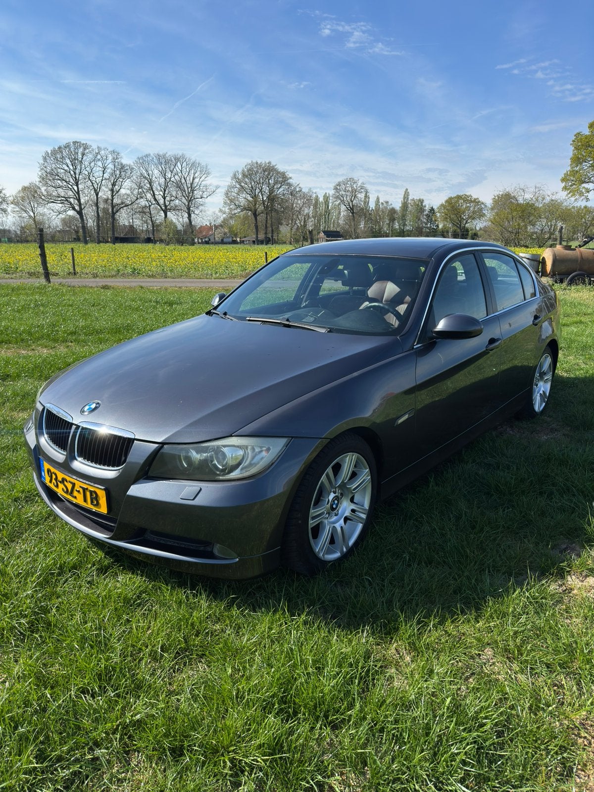 BMW 3-Serie 2.0 I 320 2006 Grijs, Achterwielaandrijving, 1995 cc, 4 cilinders, 75 €/maand
